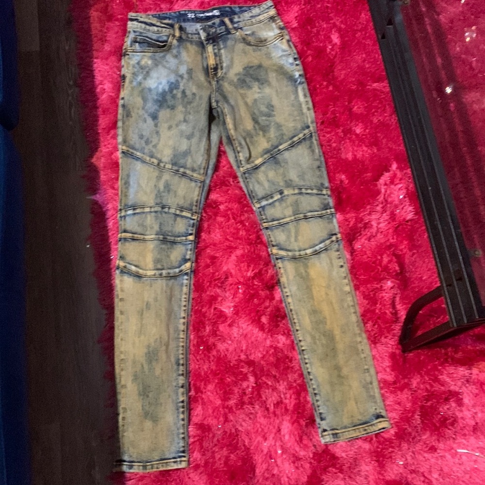 Zumiez jeans